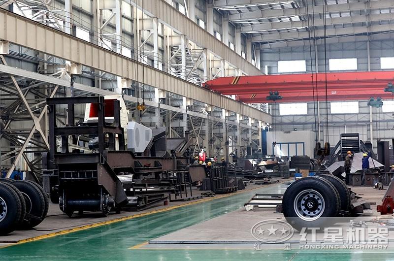 可流動的全自動錘式粉碎機車間生產(chǎn)，工匠精神，性能優(yōu)良