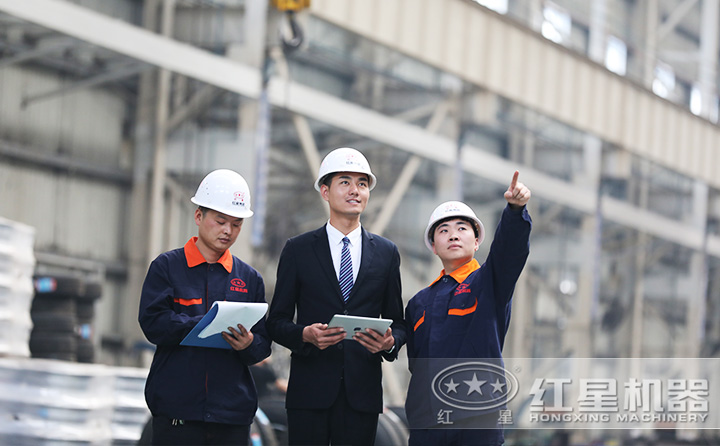 專業(yè)選型指導(dǎo)，每小時(shí)300噸鵝卵石移動(dòng)制沙機(jī)等您來(lái) 