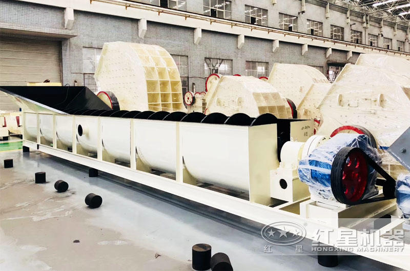 螺旋式洗砂機(jī)機(jī)身長(zhǎng)8-11米，可與機(jī)載車身銜接合理