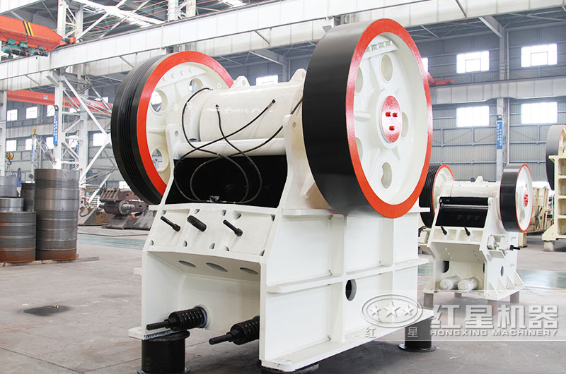 歐版顎式破碎機(jī)，粗碎破碎比大